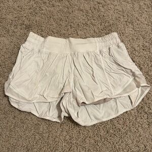 COPY - Lululemon Hotty Hot Low Rise 2.5” Shorts
Color White
Size 4